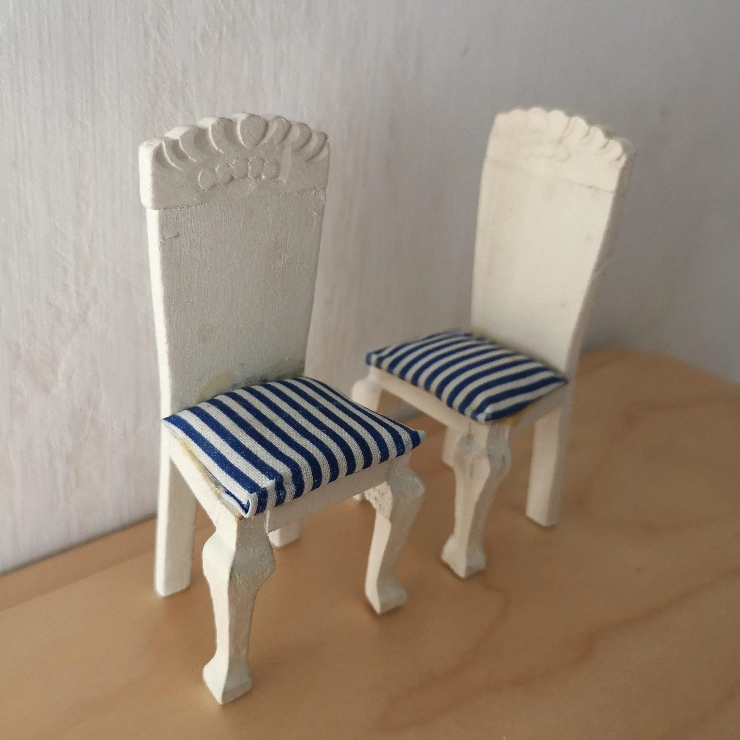 40% discount on French vintage dollhouse chairs