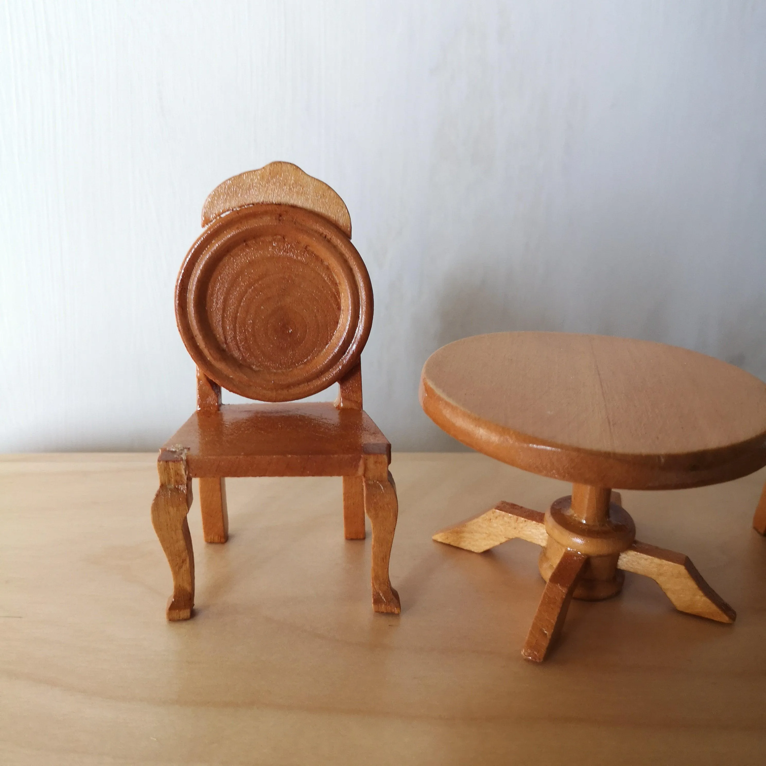 French vintage dollhouse dining table and chairs.