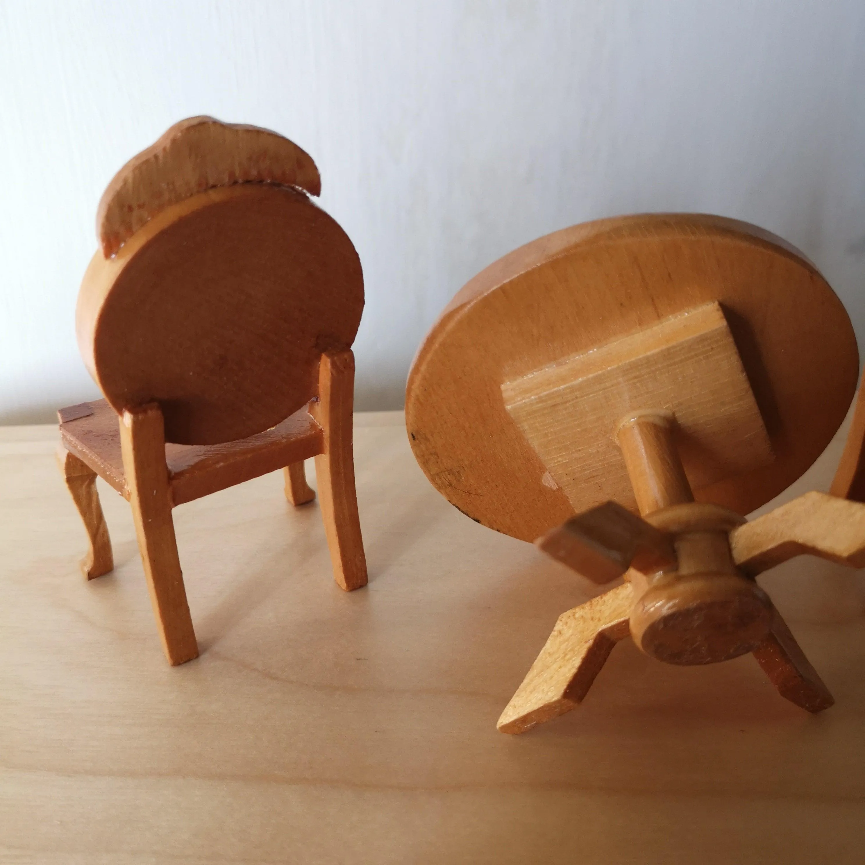 French vintage dollhouse dining table and chairs.