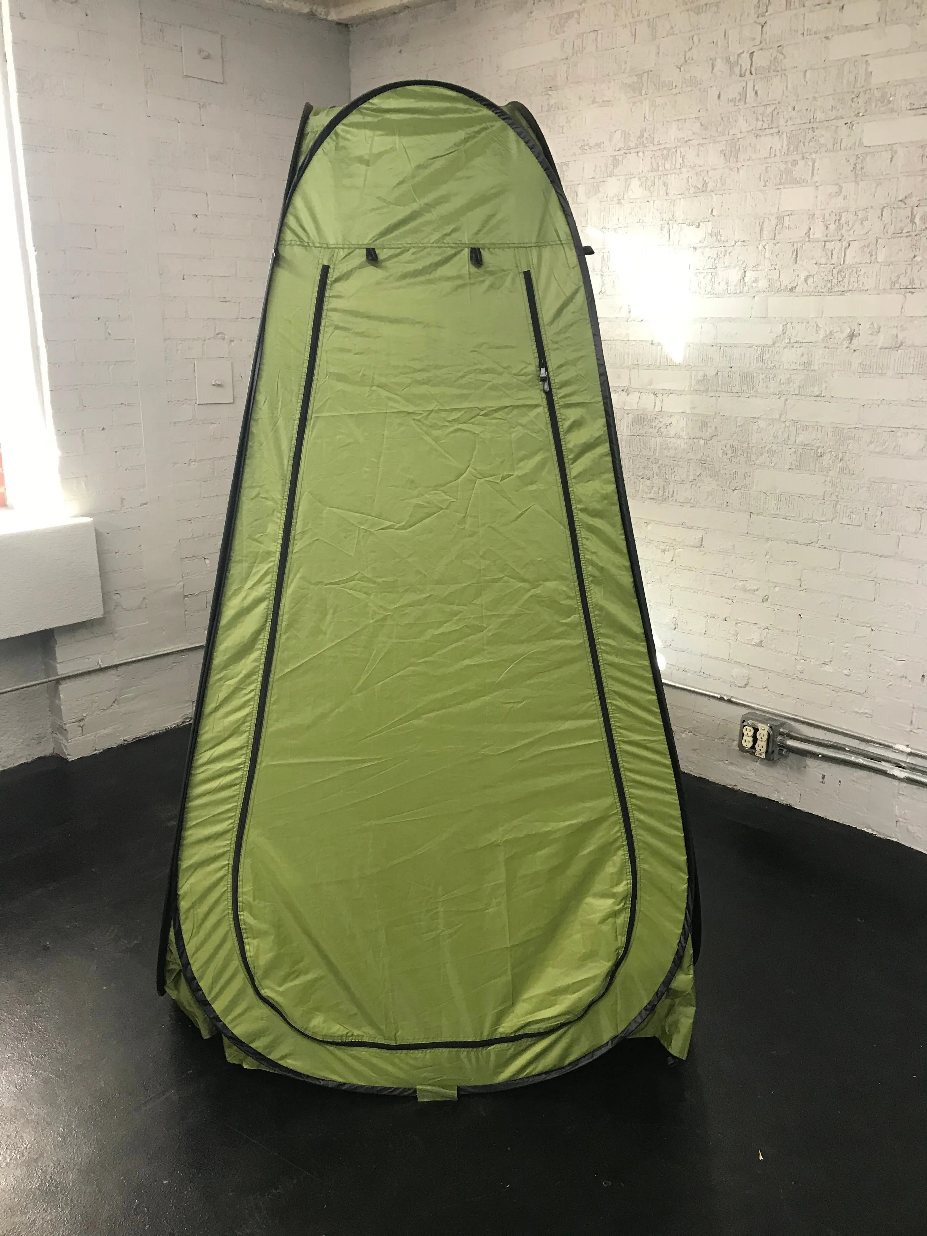 Lightweight Privacy Shelter with Portable Carrying Bag