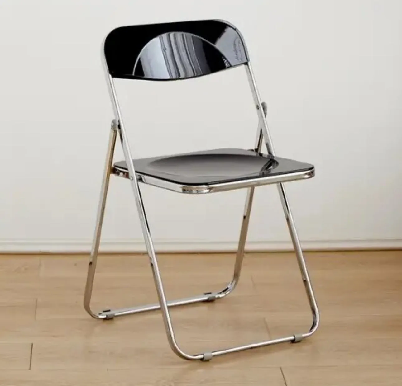 Modern Foldable Chair