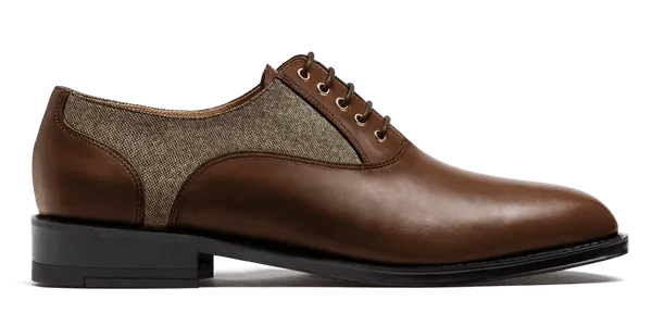  Oxfords en piel y tweed marrón