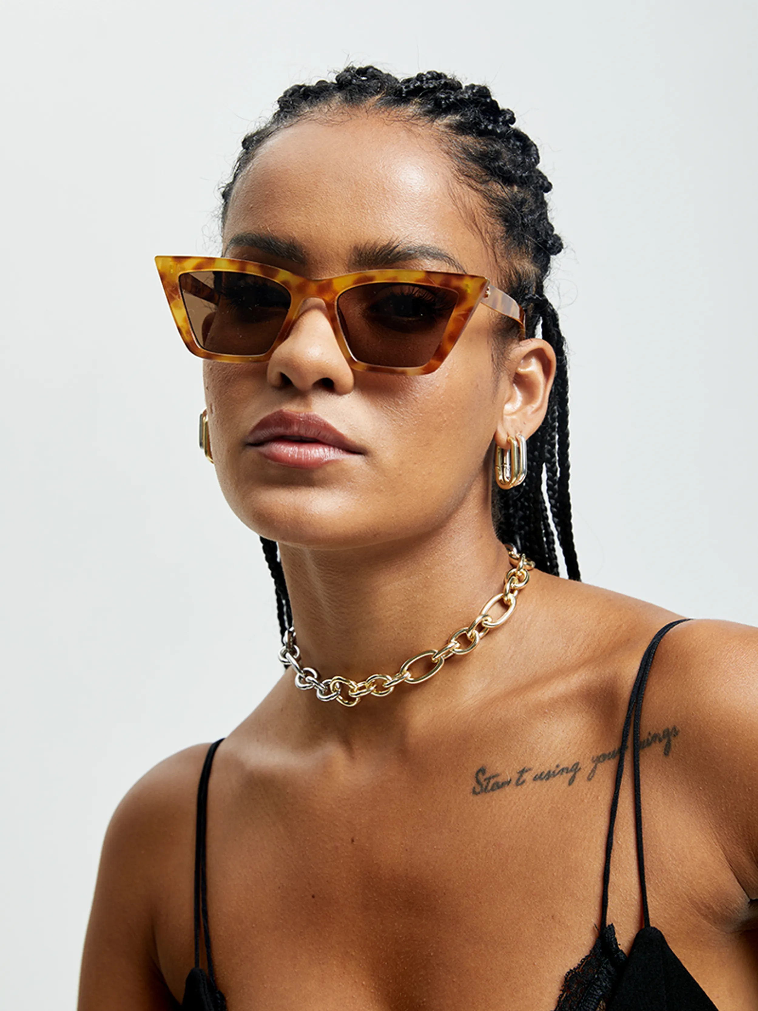 PETA sunglasses Bowie + JAIN - Shop now.