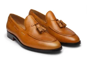 Tassel Loafer with cording stitch, ornamental side lacing: best shoes for elegant and stylish look.