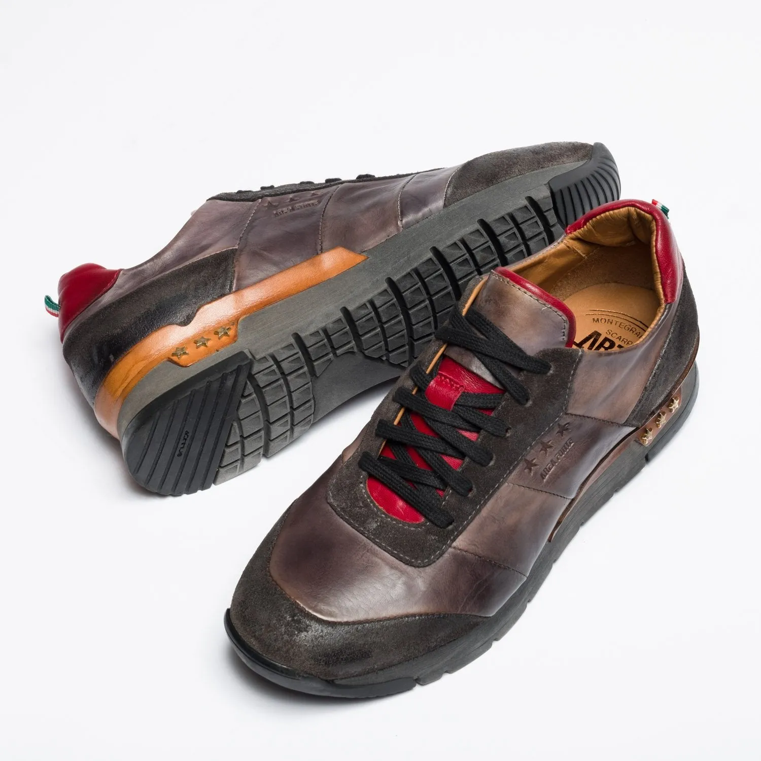 World Cup-Style Cold Mud Leather Running